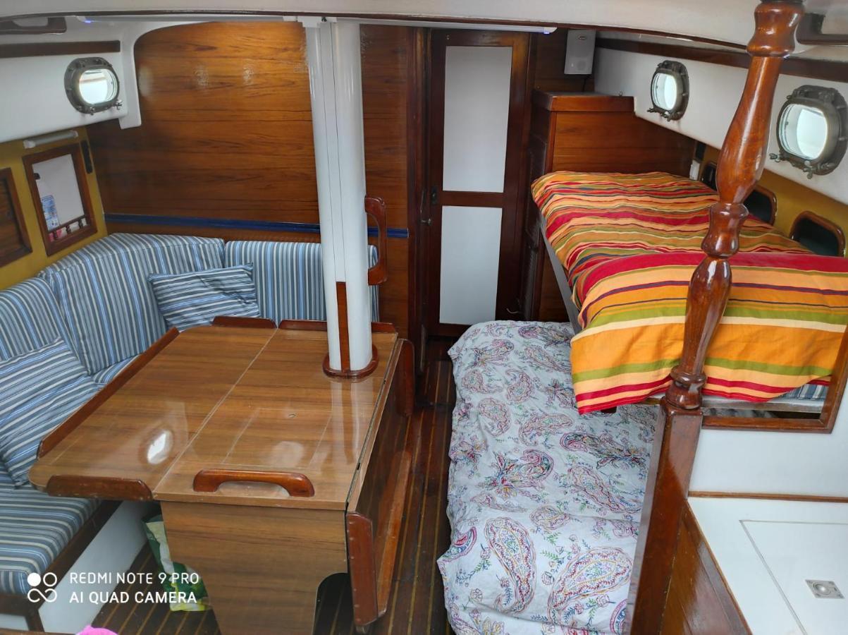 Spacious And Cozy Caribbean Boat In Barcelona With Tour Option Sant Adria de Besos Exterior foto