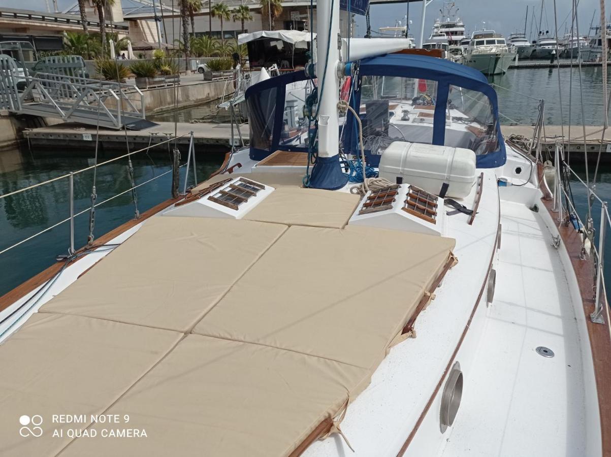 Spacious And Cozy Caribbean Boat In Barcelona With Tour Option Sant Adria de Besos Exterior foto