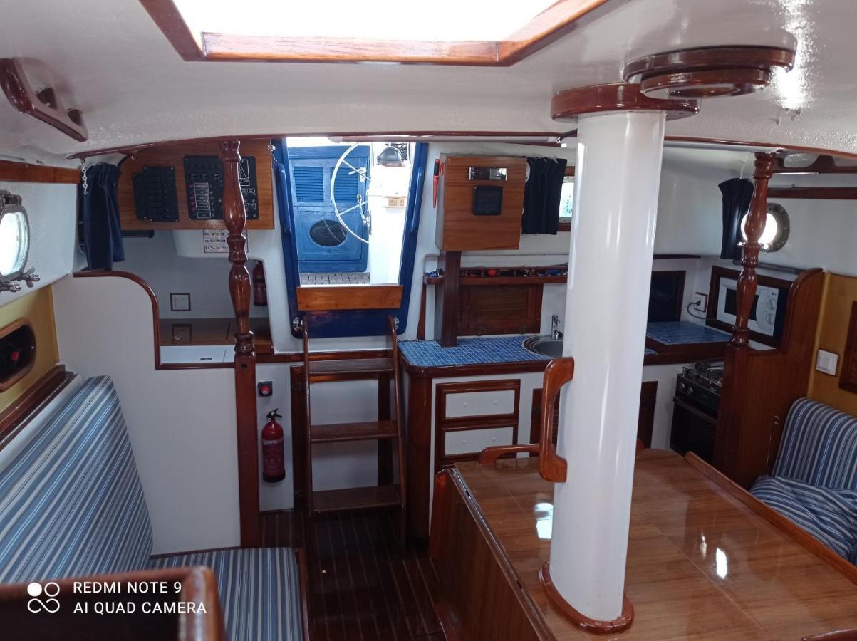 Spacious And Cozy Caribbean Boat In Barcelona With Tour Option Sant Adria de Besos Exterior foto