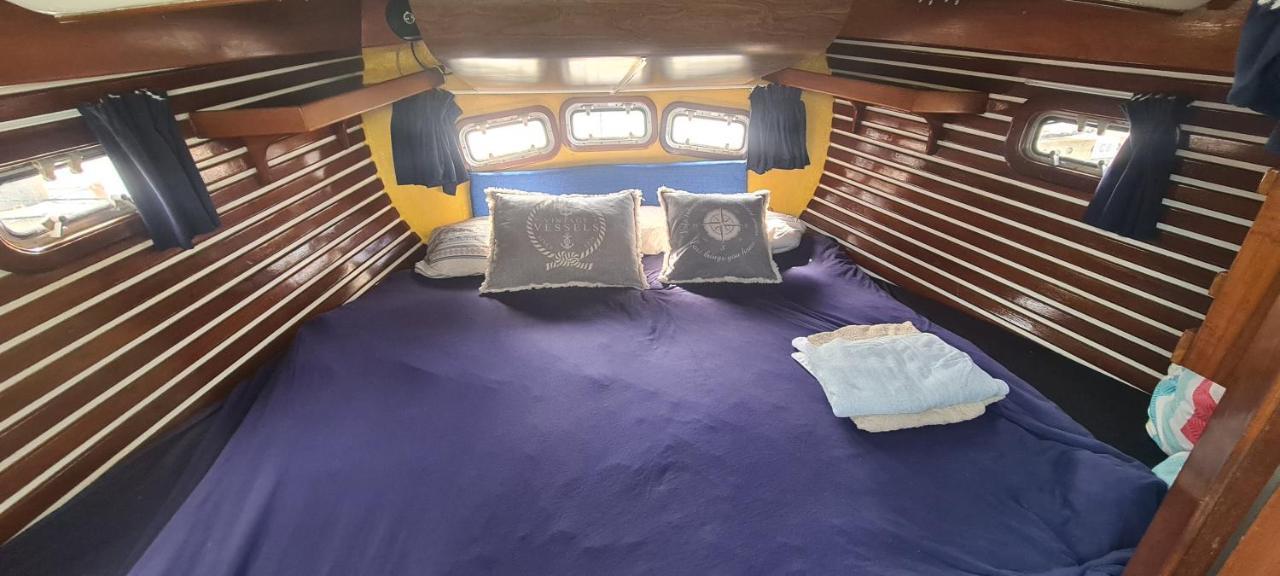 Spacious And Cozy Caribbean Boat In Barcelona With Tour Option Sant Adria de Besos Exterior foto
