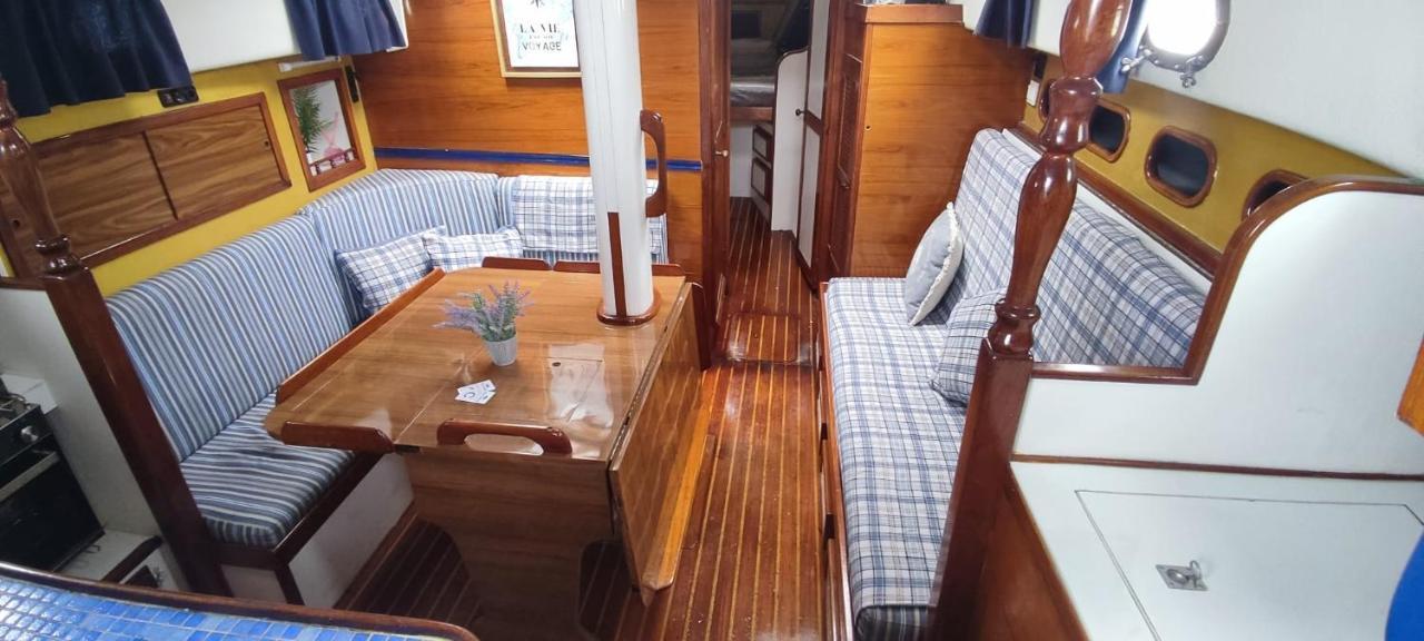 Spacious And Cozy Caribbean Boat In Barcelona With Tour Option Sant Adria de Besos Exterior foto